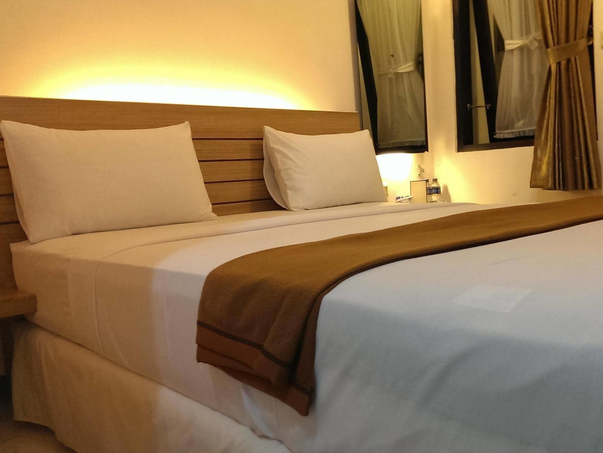 Marciella Hotel Бандунг Экстерьер фото